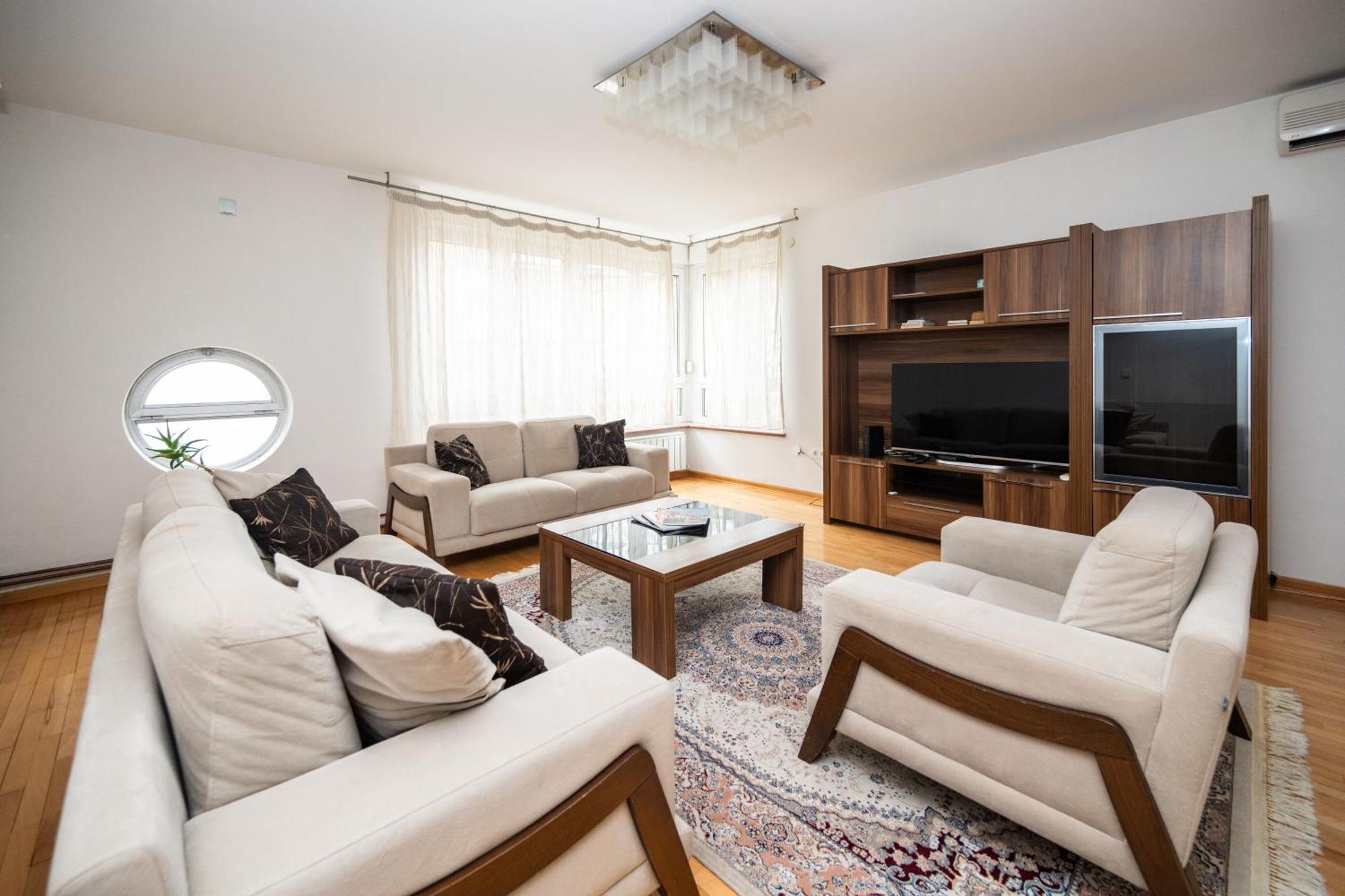 Spacious & Modern In The Centre * Sarajevo