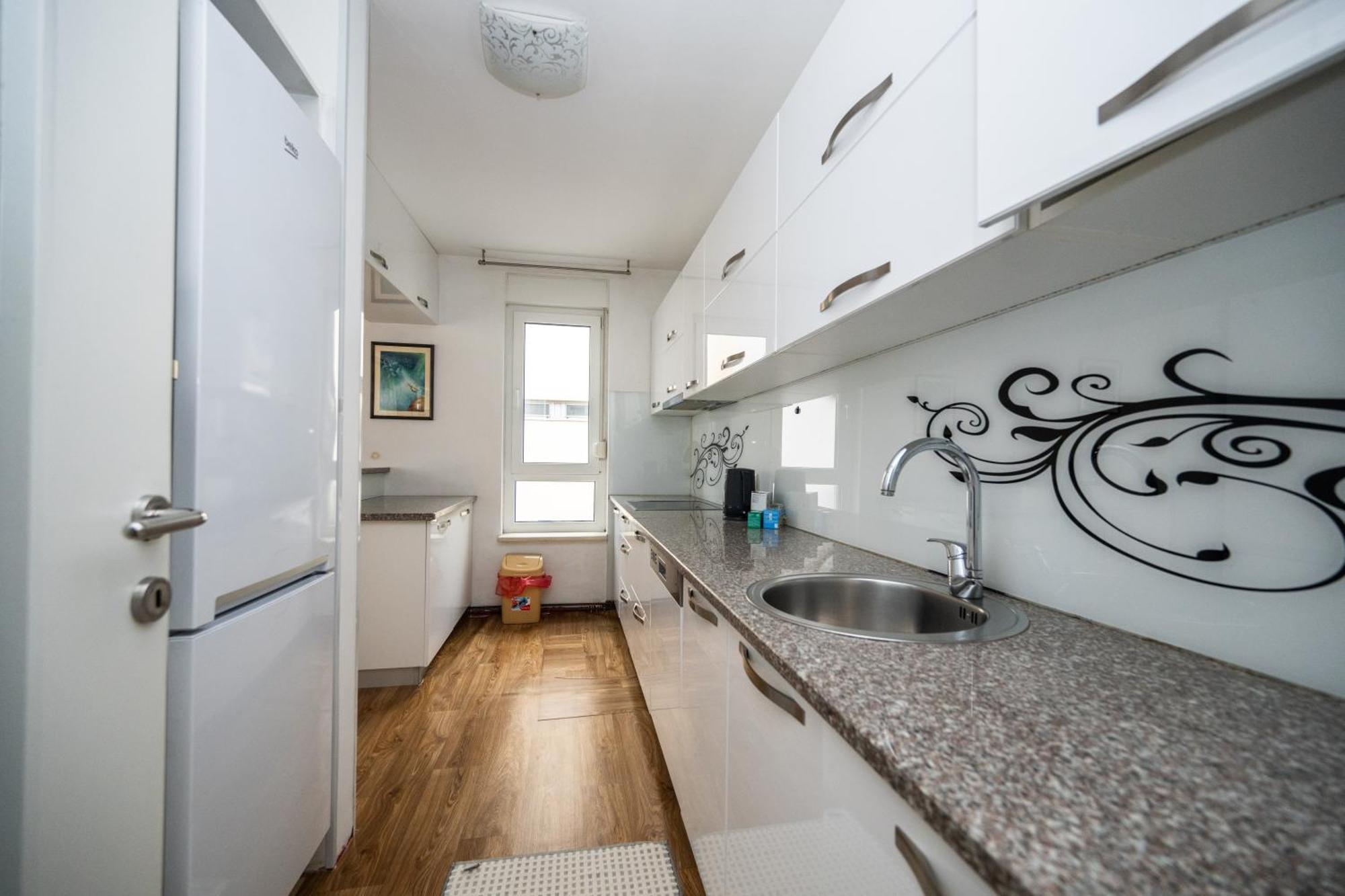 Spacious & Modern In The Centre SJJ
