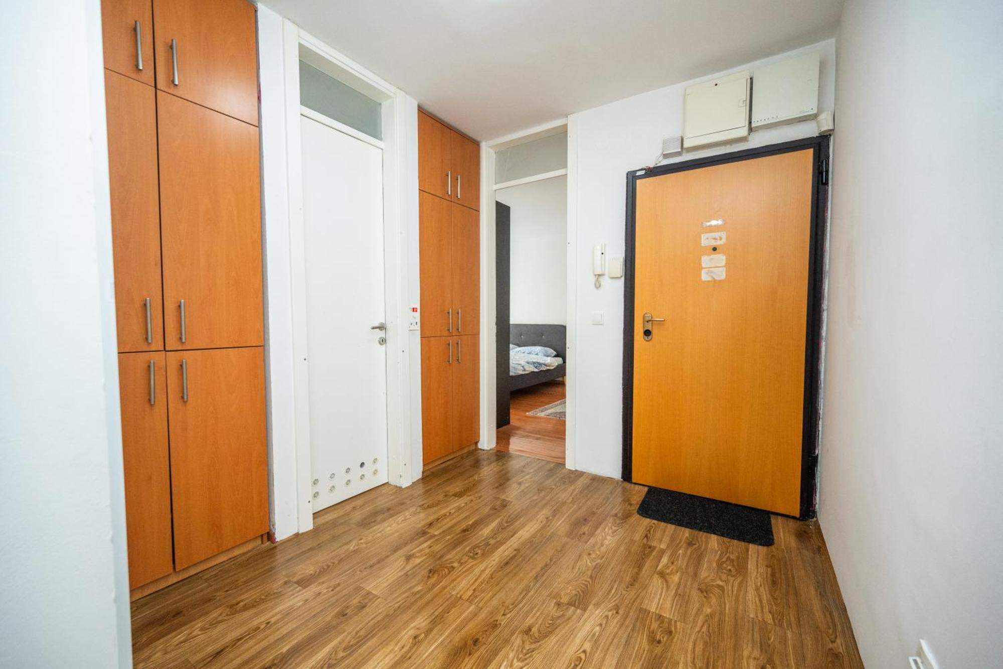 Spacious & Modern In The Centre Apartment