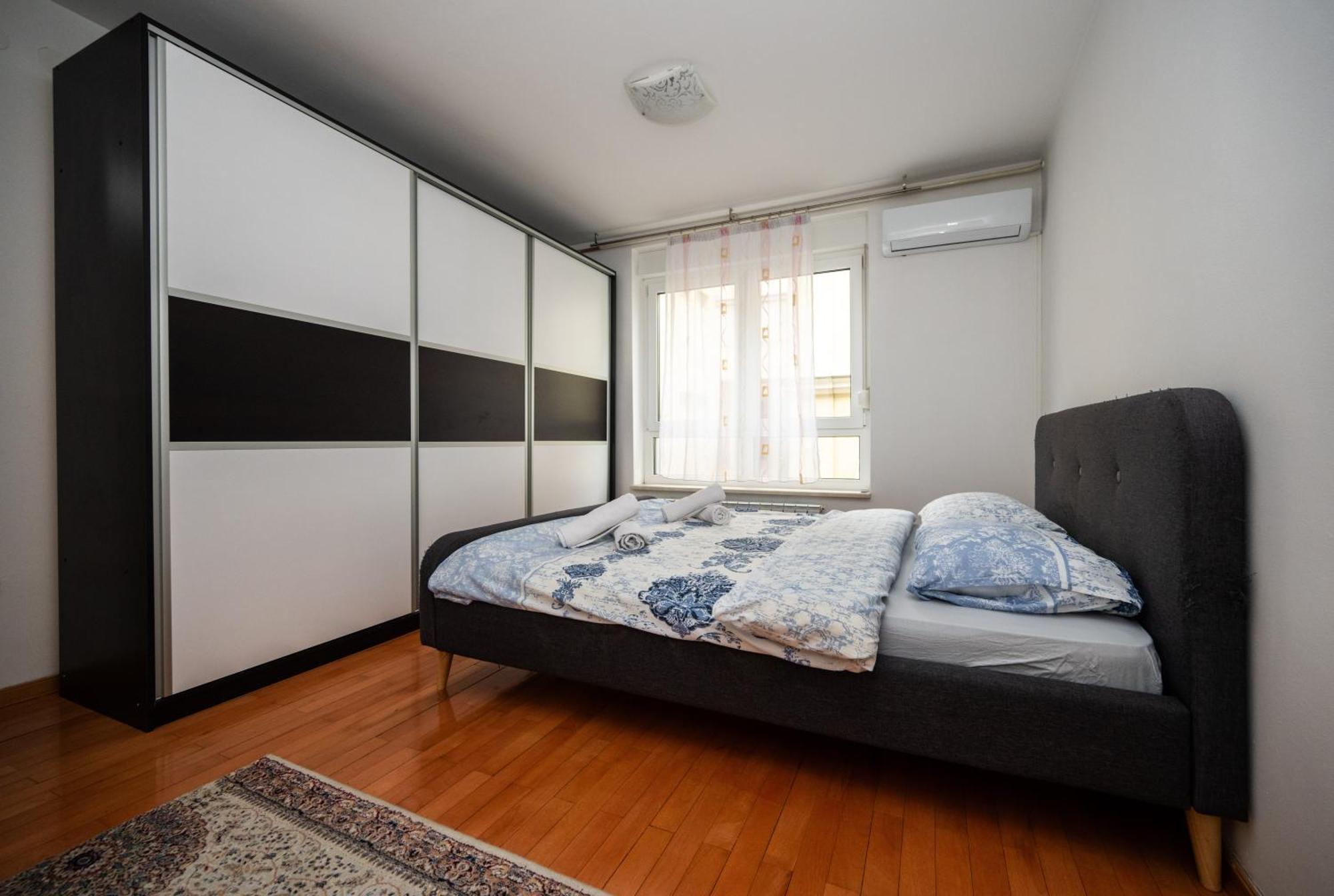 Spacious & Modern In The Centre Apartment *