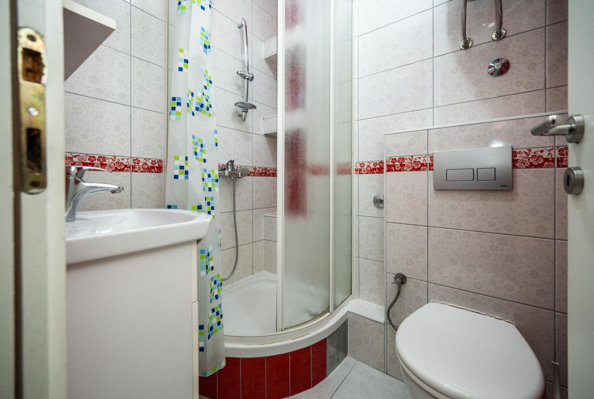 Spacious & Modern In The Centre *