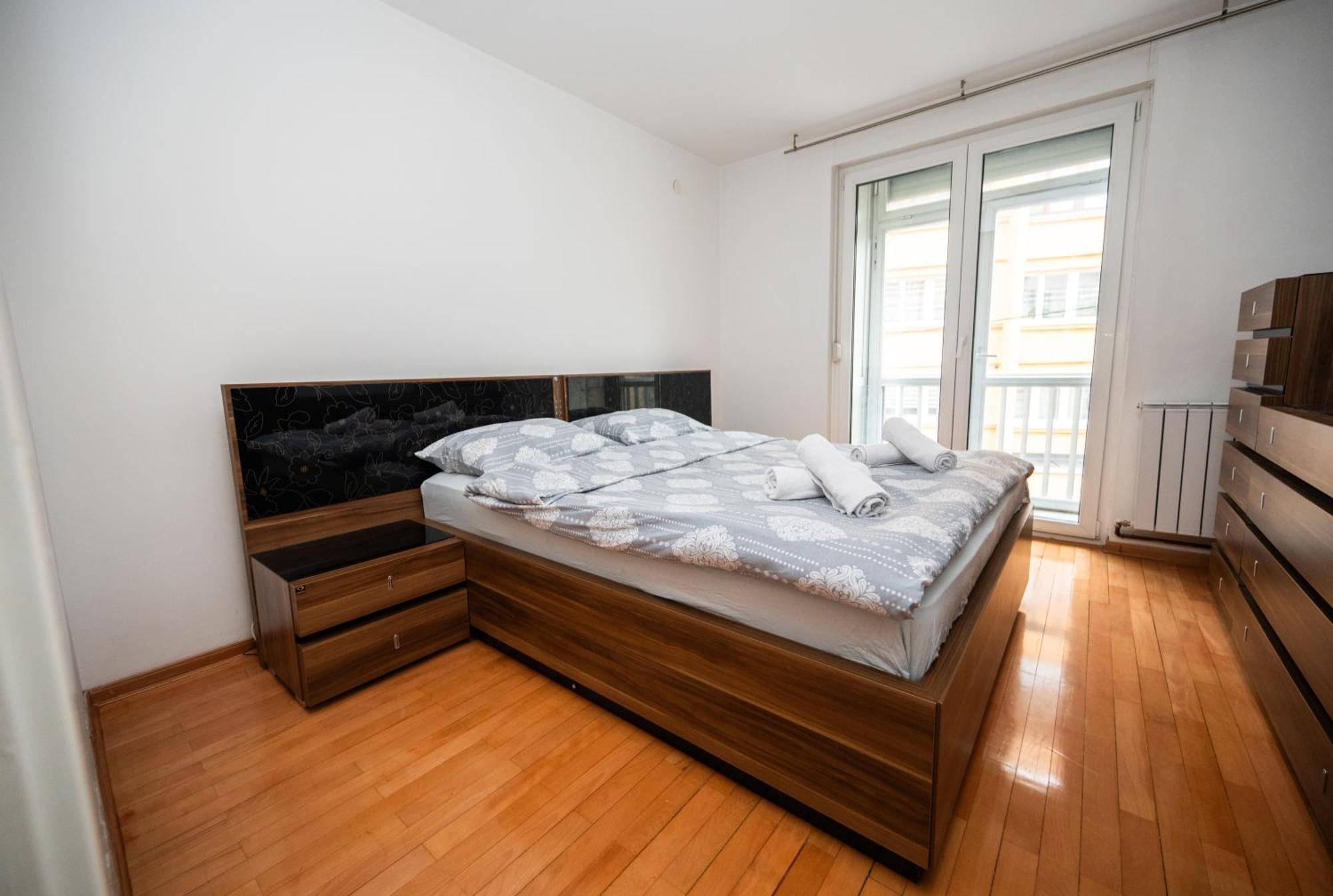 Apartment Spacious & Modern In The Centre SJJ