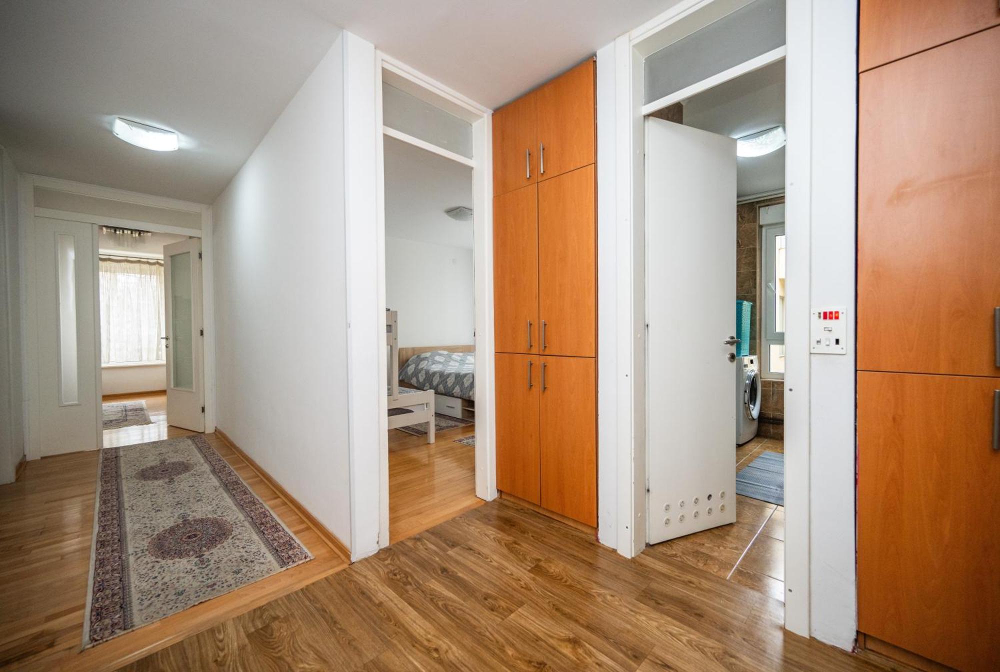 Spacious & Modern In The Centre * SJJ