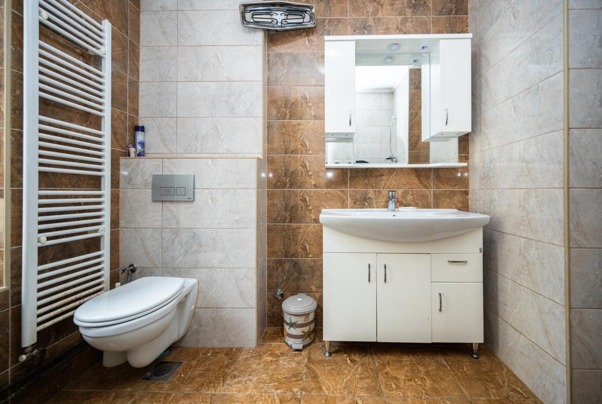 Spacious & Modern In The Centre Apartment