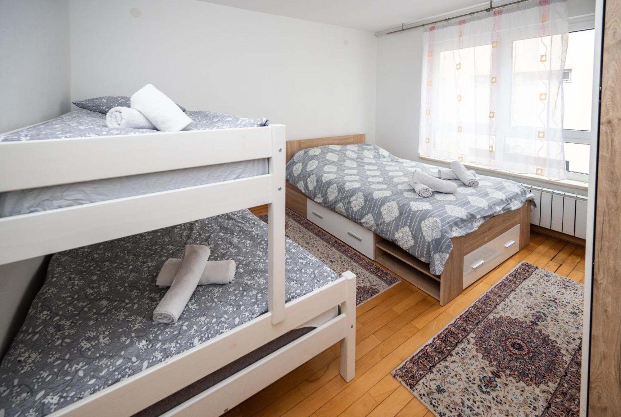 Spacious & Modern In The Centre *